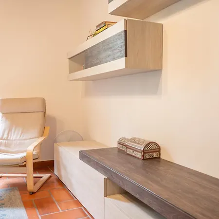 Classic Florentine Flat Apartment
